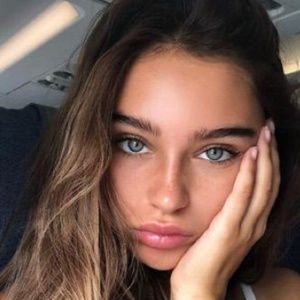 Meet your Posher, Carolina